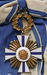 Grand Cross with Gold Star: Badge, Reverse