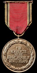 Merit Medal (Male), Reverse