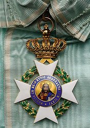 Grand Cross: Badge, Obverse