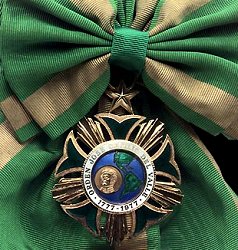 Grand Cross with Gold Star: Badge, Obverse