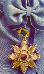 Presidential Medal (2nd Class), Badge